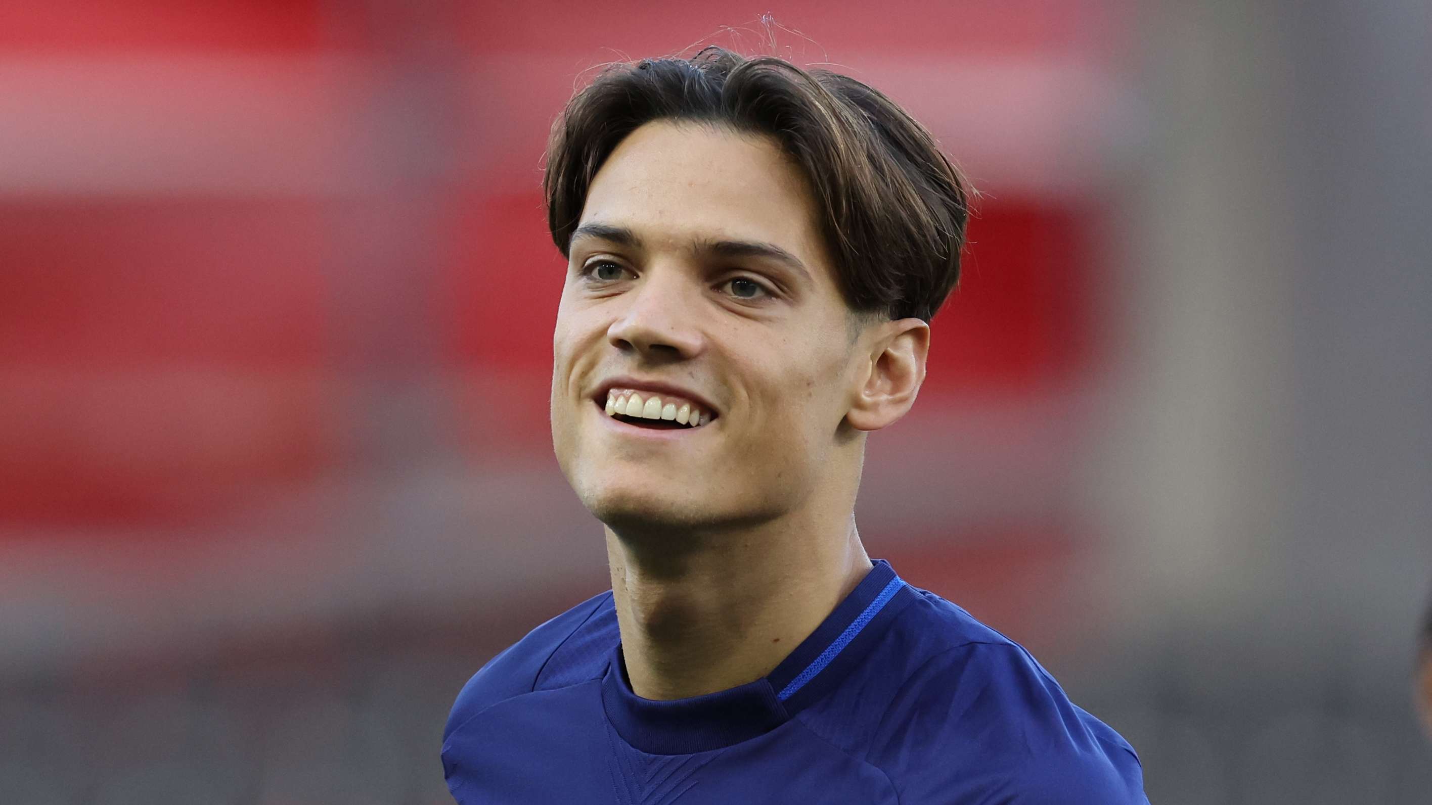 他不仅需要 他不仅需要